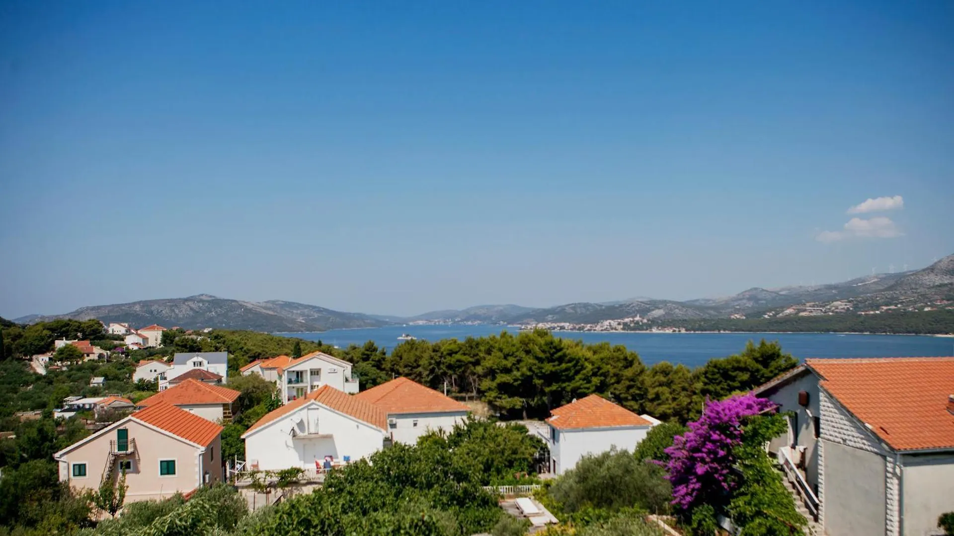 Apartments Astalavista Donji Okrug  Croatia