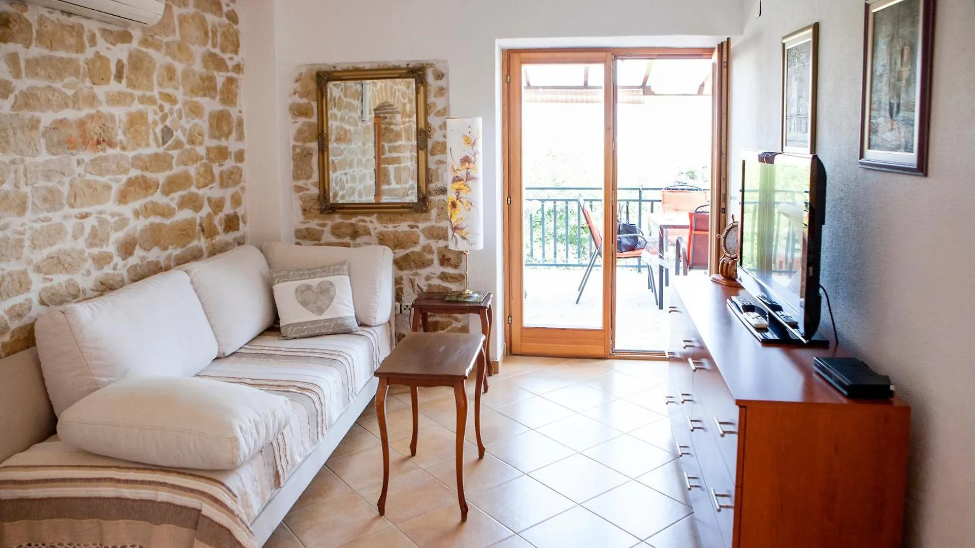 Apartments Astalavista Donji Okrug