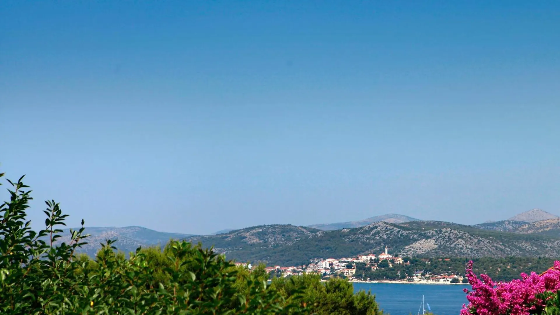 Apartments Astalavista Donji Okrug  Croatia