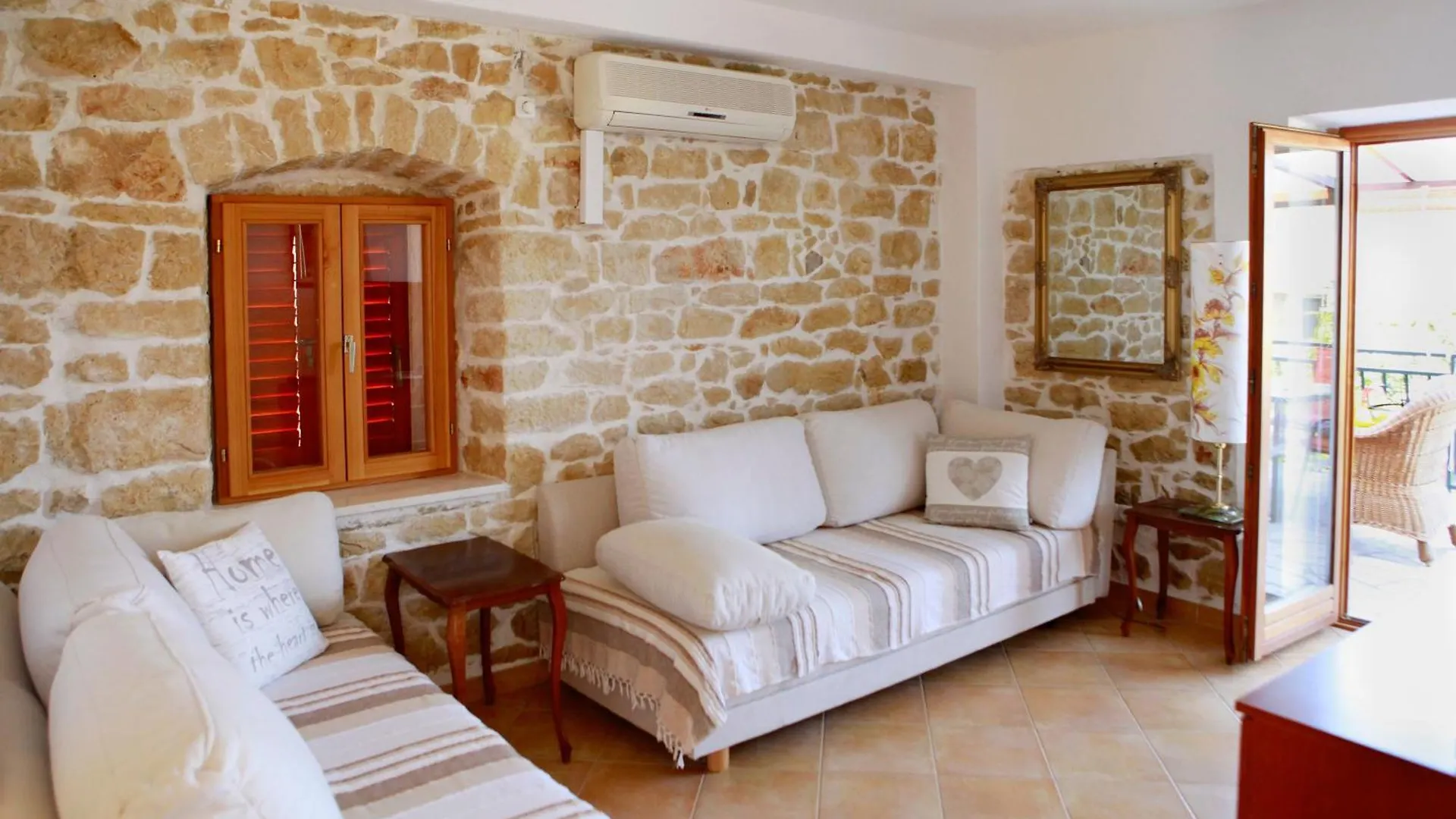 Apartments Astalavista Donji Okrug  Donji Okrug (Ciovo)